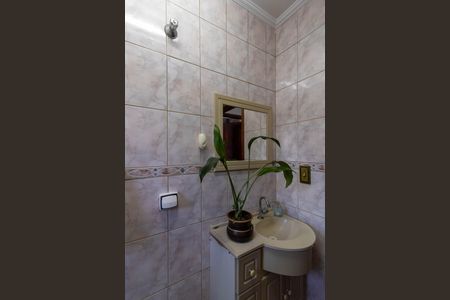 Casa à venda com 188m², 2 quartos e 2 vagasBanheiro 