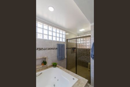 Casa à venda com 188m², 2 quartos e 2 vagasSuíte