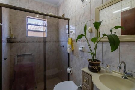 Casa à venda com 188m², 2 quartos e 2 vagasBanheiro 