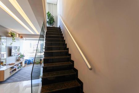 Apartamento à venda com 147m², 3 quartos e 2 vagasEscada