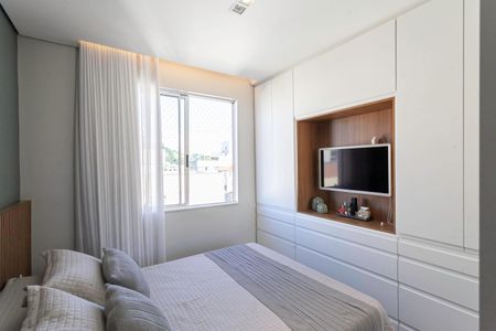 Apartamento à venda com 147m², 3 quartos e 2 vagasSuíte 2