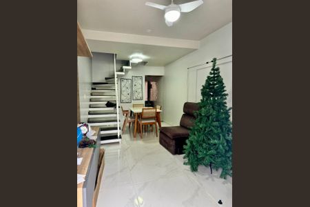 Sala de casa à venda com 2 quartos, 65m² em Quarta Parada, São Paulo