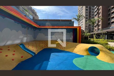 Apartamento à venda com 230m², 3 quartos e 4 vagasÁrea comum - Playground