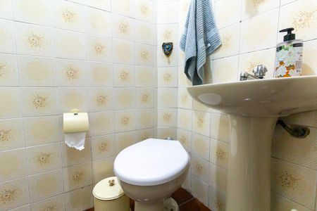 Casa à venda com 179m², 4 quartos e 3 vagasBanheiro 1