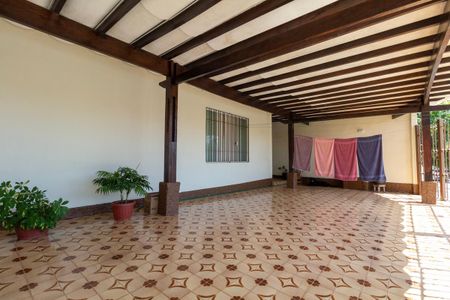 Casa à venda com 179m², 4 quartos e 3 vagasGaragem