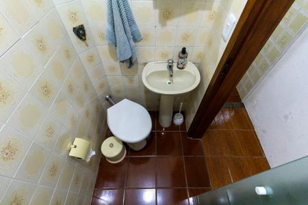 Casa à venda com 179m², 4 quartos e 3 vagasBanheiro 1