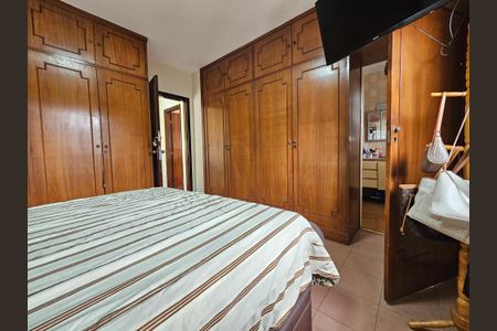 Casa à venda com 300m², 5 quartos e 8 vagasSuite