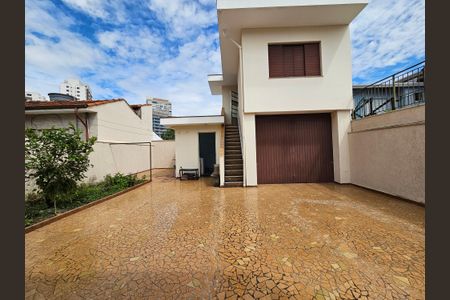 Casa à venda com 300m², 5 quartos e 8 vagasEdícula