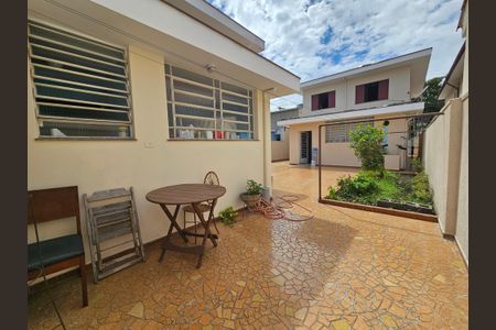 Casa à venda com 300m², 5 quartos e 8 vagasQuintal