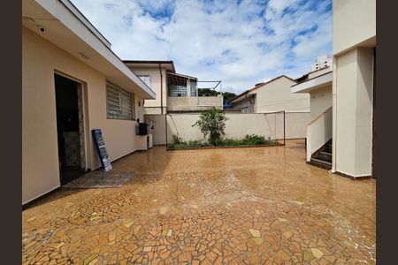 Casa à venda com 300m², 5 quartos e 8 vagasQuintal