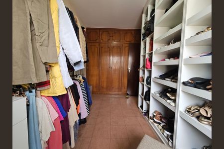 Casa à venda com 300m², 5 quartos e 8 vagasQuarto 2