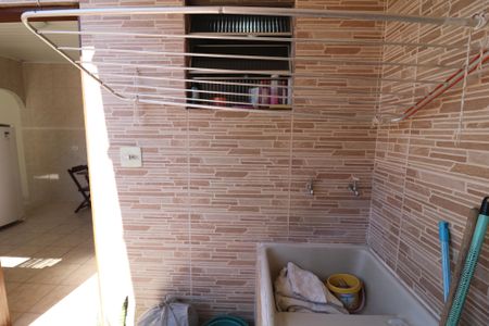 Casa à venda com 134m², 4 quartos e sem vagaÁrea de Serviço C1