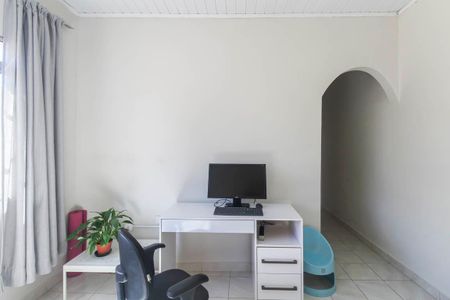 Casa à venda com 134m², 4 quartos e sem vaga