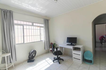 Casa à venda com 134m², 4 quartos e sem vaga