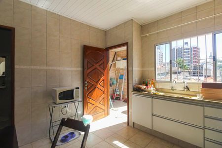 Casa à venda com 134m², 4 quartos e sem vaga