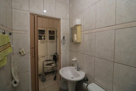 Casa à venda com 134m², 4 quartos e sem vagaBanheiro C2