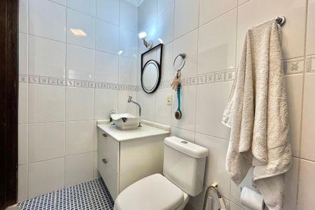 Casa à venda com 230m², 3 quartos e 2 vagasBanheiro da Suíte
