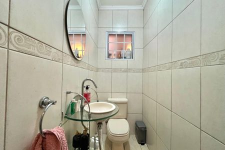 Casa à venda com 230m², 3 quartos e 2 vagasLavabo