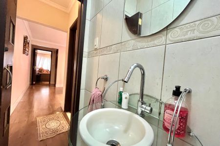 Casa à venda com 230m², 3 quartos e 2 vagasLavabo