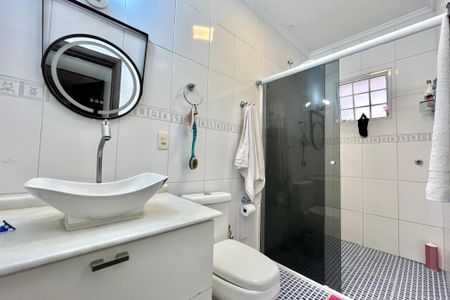 Casa à venda com 230m², 3 quartos e 2 vagasBanheiro da Suíte