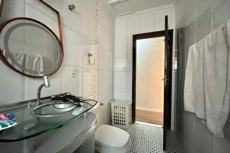 Casa à venda com 230m², 3 quartos e 2 vagasBanheiro Corredor