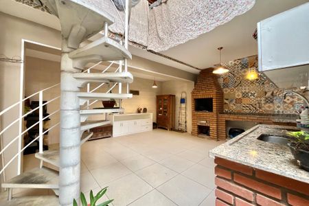 Casa à venda com 230m², 3 quartos e 2 vagasChurrasqueira