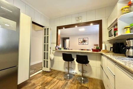 Casa à venda com 230m², 3 quartos e 2 vagasCozinha