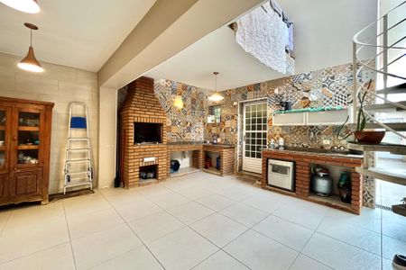 Casa à venda com 230m², 3 quartos e 2 vagasChurrasqueira