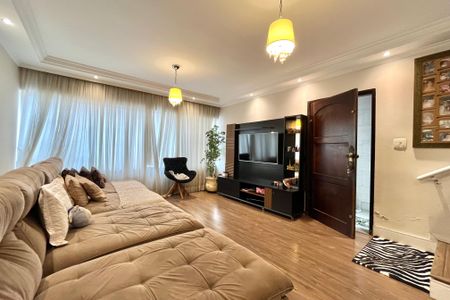 Casa à venda com 230m², 3 quartos e 2 vagasSala