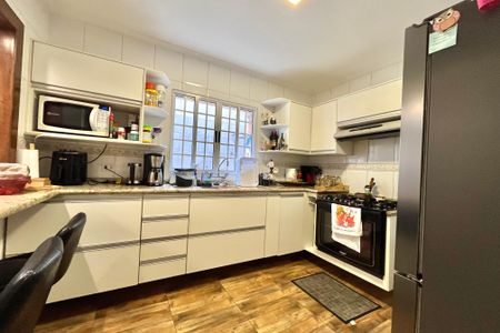 Casa à venda com 230m², 3 quartos e 2 vagasCozinha