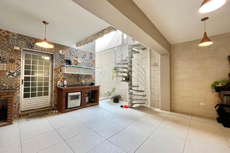 Casa à venda com 230m², 3 quartos e 2 vagasChurrasqueira