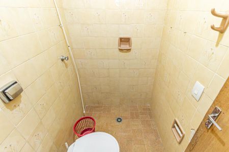 Casa à venda com 100m², 5 quartos e 2 vagas Casa à venda com 100m², 5 quartos e 2 vagasBanheiro da Suíte