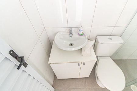 Casa à venda com 100m², 5 quartos e 2 vagas Casa à venda com 100m², 5 quartos e 2 vagasBanheiro 1