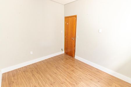 Casa à venda com 100m², 5 quartos e 2 vagas Casa à venda com 100m², 5 quartos e 2 vagasQuarto 2