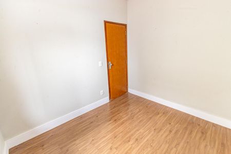Casa à venda com 100m², 5 quartos e 2 vagas Casa à venda com 100m², 5 quartos e 2 vagasQuarto 1