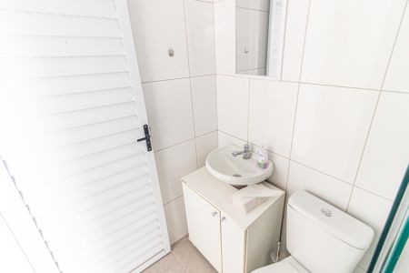 Casa à venda com 100m², 5 quartos e 2 vagas Casa à venda com 100m², 5 quartos e 2 vagasBanheiro 1