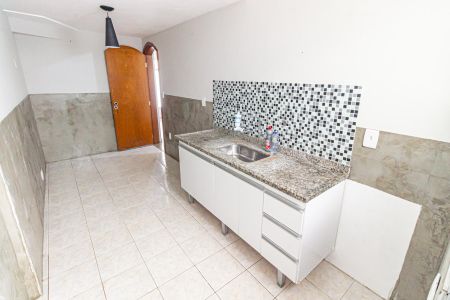 Casa à venda com 100m², 5 quartos e 2 vagas Casa à venda com 100m², 5 quartos e 2 vagasCozinha