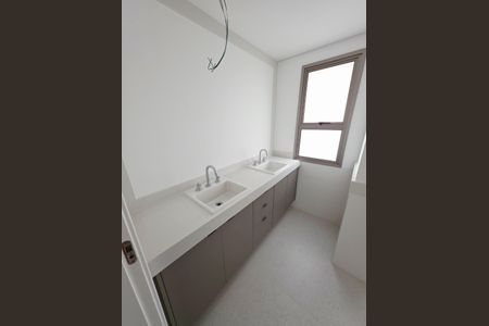 Apartamento à venda com 270m², 4 quartos e 6 vagasBanheiro