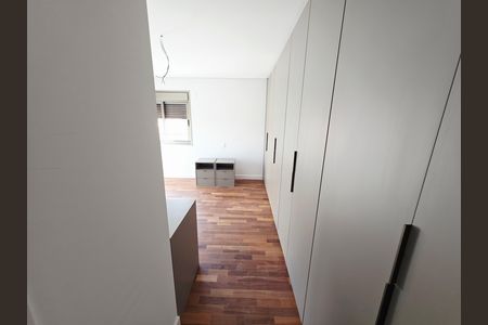 Apartamento à venda com 270m², 4 quartos e 6 vagasQuarto