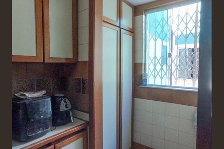 Casa à venda com 250m², 3 quartos e 1 vaga