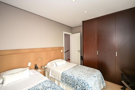 Casa de condomínio para alugar com 420m², 3 quartos e 6 vagasSuíte 1