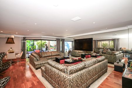 Casa de condomínio para alugar com 420m², 3 quartos e 6 vagasSala de Tv