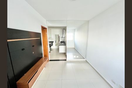 Sala de casa de condomínio para alugar com 2 quartos, 56m² em Imirim, São Paulo