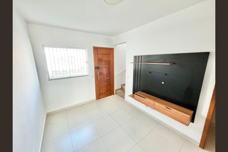 Sala de casa de condomínio para alugar com 2 quartos, 56m² em Imirim, São Paulo