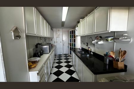 Apartamento à venda com 105m², 3 quartos e 2 vagasCozinha