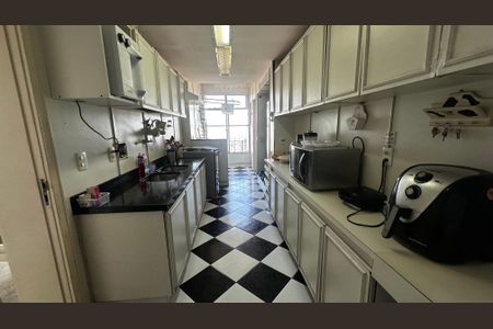 Apartamento à venda com 105m², 3 quartos e 2 vagasCozinha
