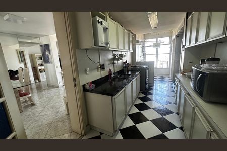 Apartamento à venda com 105m², 3 quartos e 2 vagasCozinha