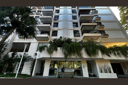 Apartamento à venda com 105m², 3 quartos e 2 vagasFachada