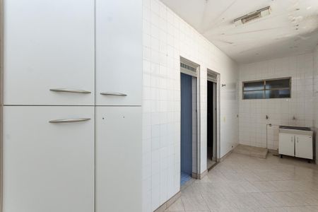 Apartamento à venda com 244m², 2 quartos e 1 vagaÁrea de Serviço