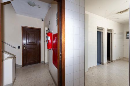 Apartamento à venda com 244m², 2 quartos e 1 vagaÁrea de Serviço